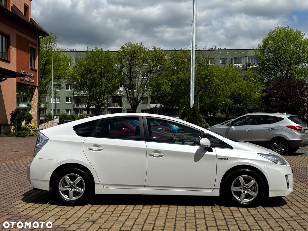 Toyota Prius 1.8 HSD Prestige - 30