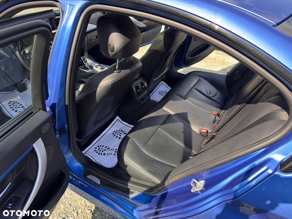 BMW Seria 3 328i xDrive Sport-Aut Sport Line - 29