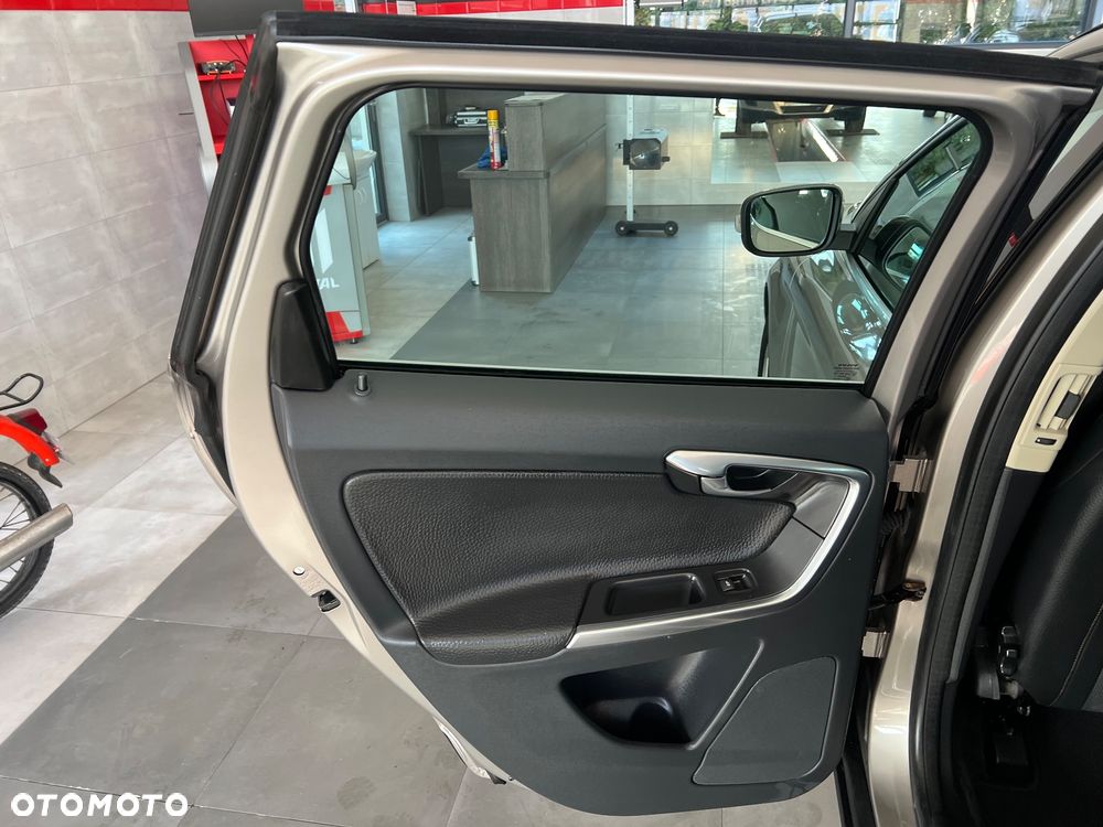 Volvo XC 60 D5 AWD RDesign - 21