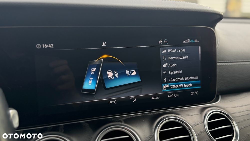 Mercedes-Benz Klasa E 220 d 4-Matic 9G-TRONIC - 38