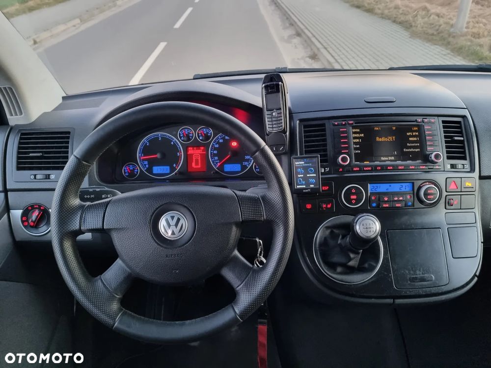 Volkswagen Multivan - 30