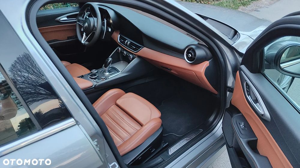 Alfa Romeo Giulia 2.2 Diesel AT8-Q4 Veloce - 13