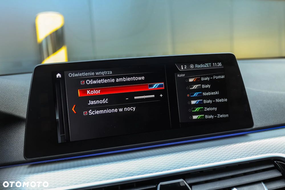 BMW Seria 5 520d xDrive Touring M Sport Edition - 36