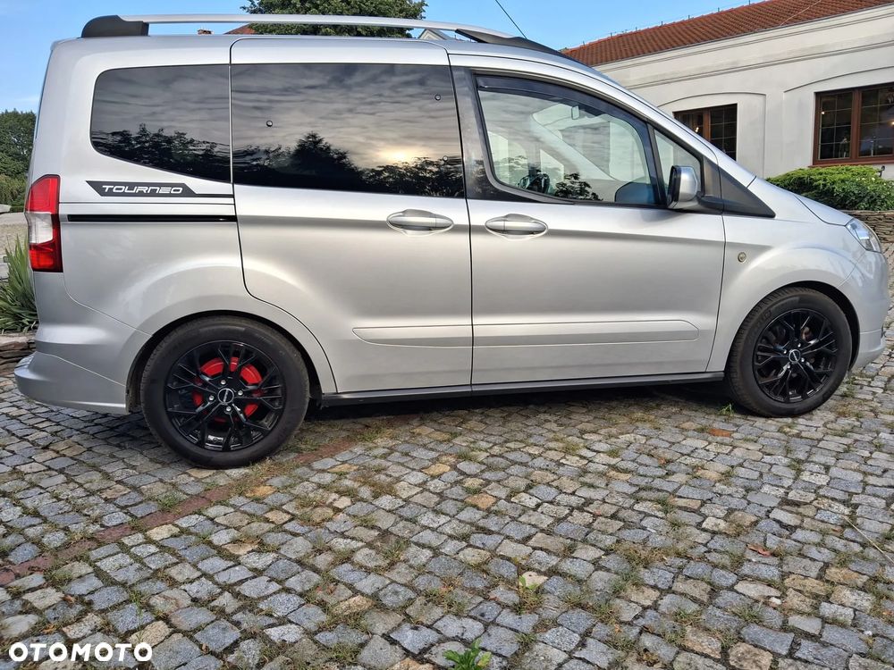 Ford Tourneo Courier - 2