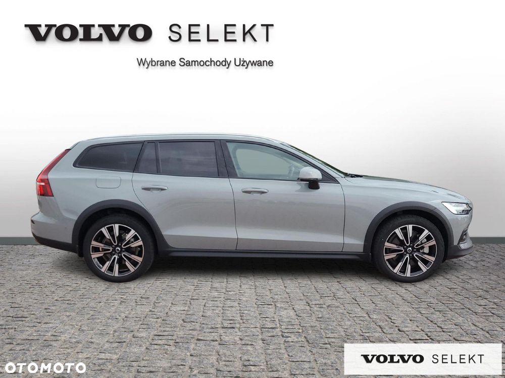Volvo V60 Cross Country - 7