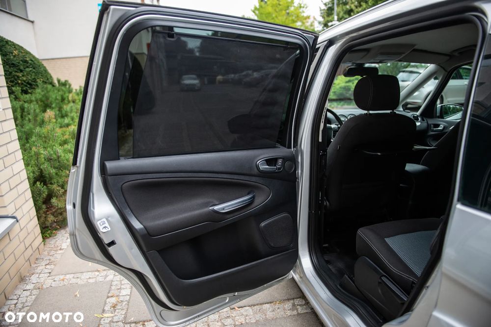 Ford Galaxy 2.0 TDCi Ghia - 19