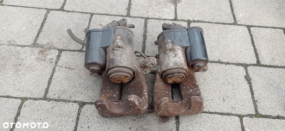 VW Passat B6 zacisk hamulcowy tylny lewy lub prawy TRW - 3