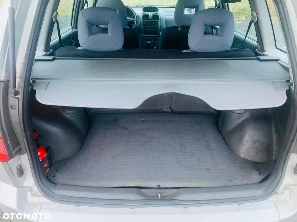 Mitsubishi Space Star - 8