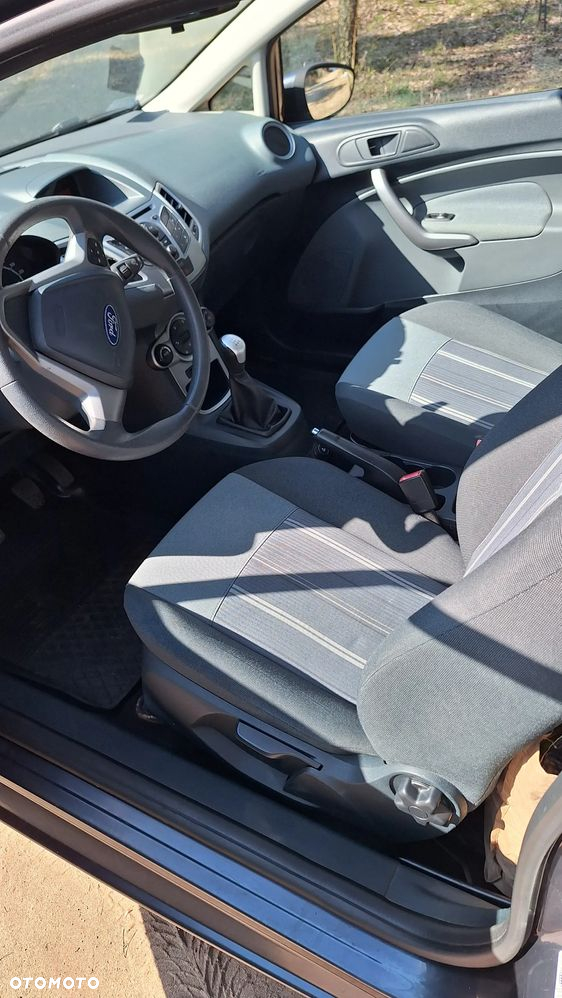 Ford Fiesta 1.25 Ambiente - 11