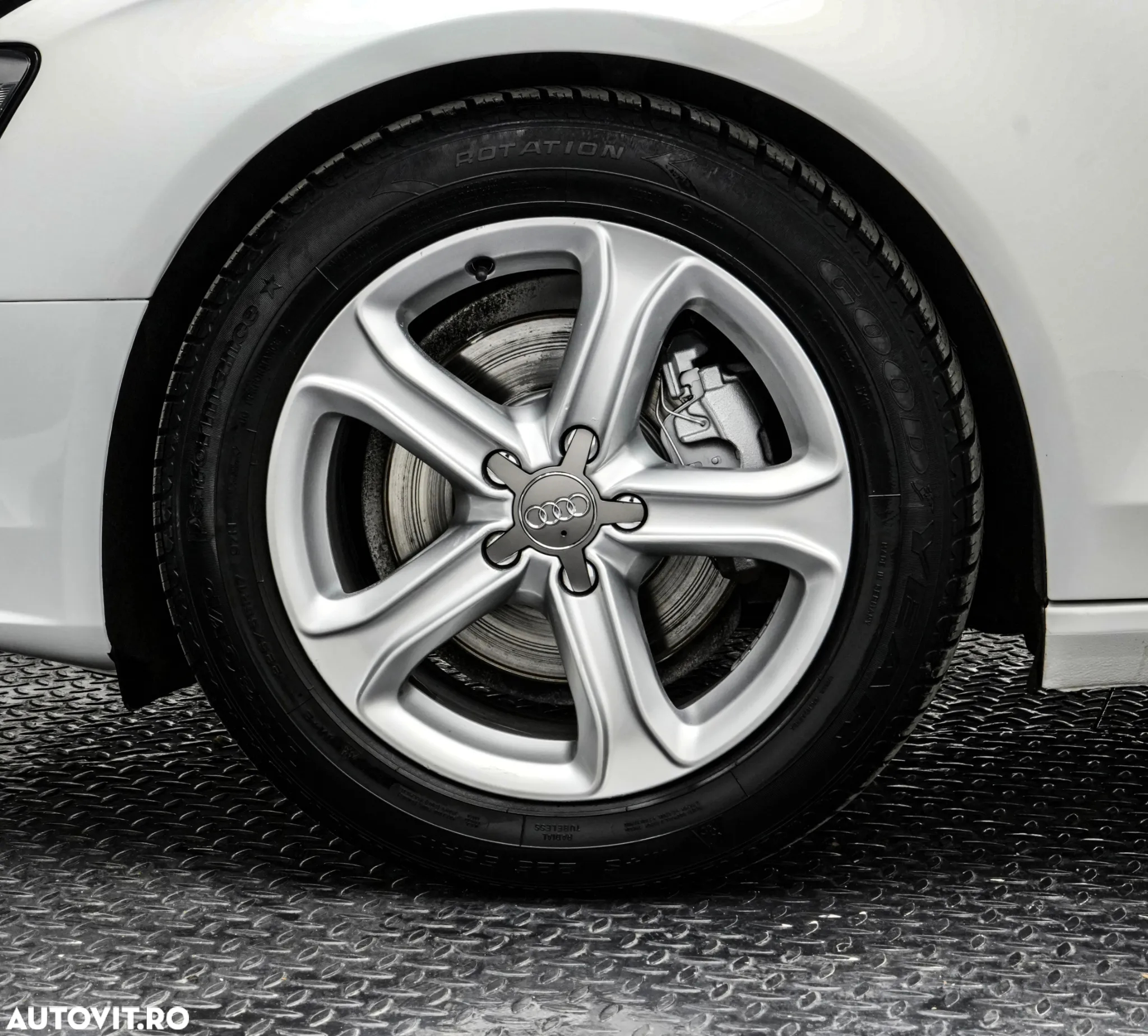Audi A4 2.0 TDI quattro Stronic - 23