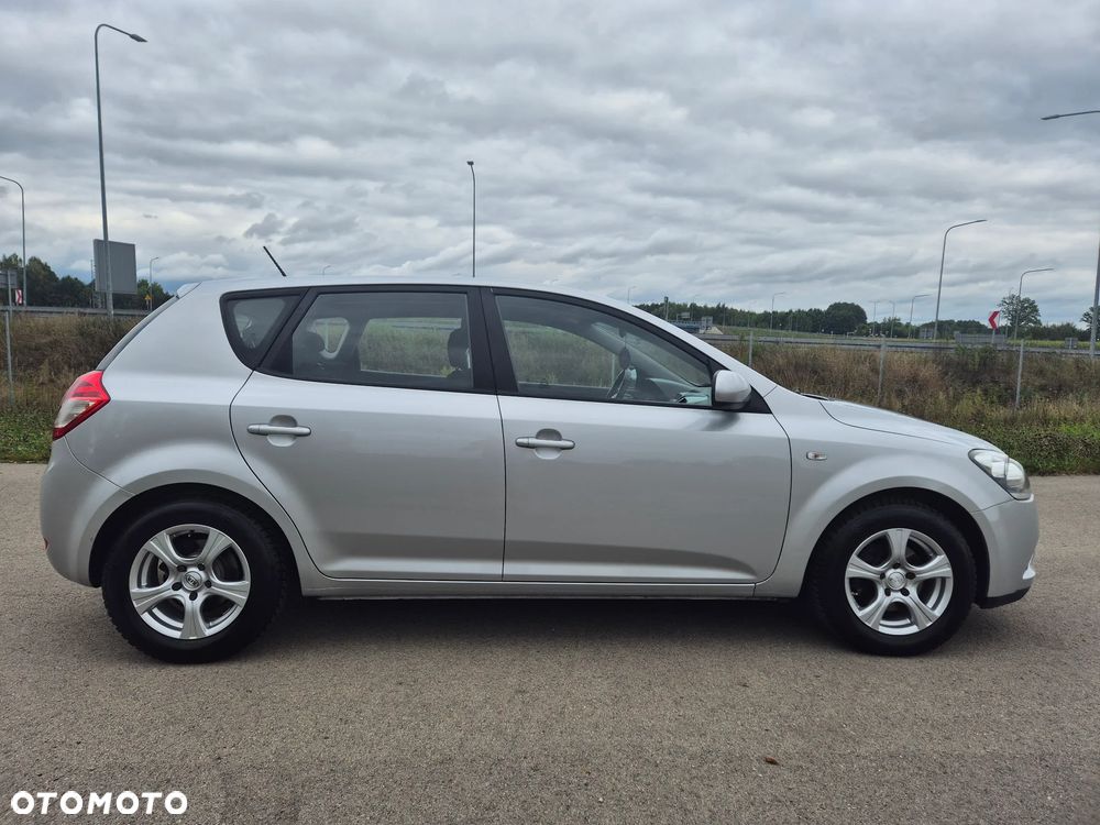 Kia Ceed 1.4 CVVT Attract - 6