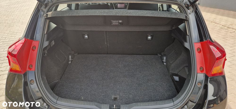 Toyota Auris - 16