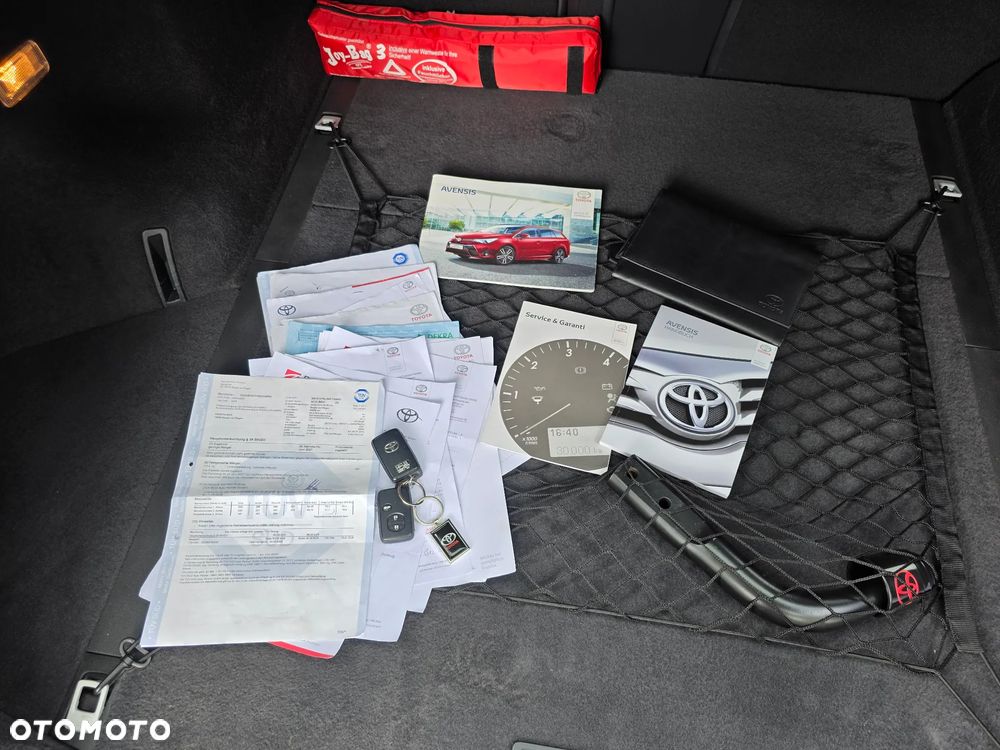 Toyota Avensis - 36