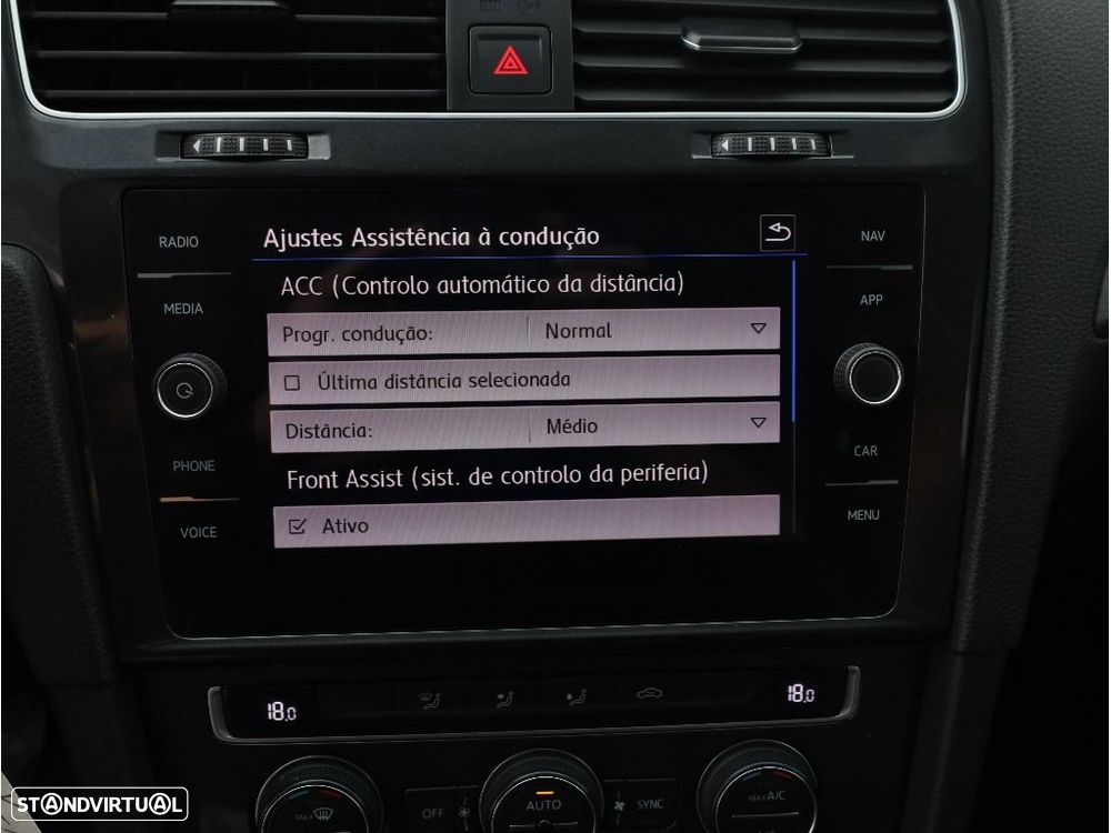 VW Golf Variant 1.6 TDi Confortline - 21