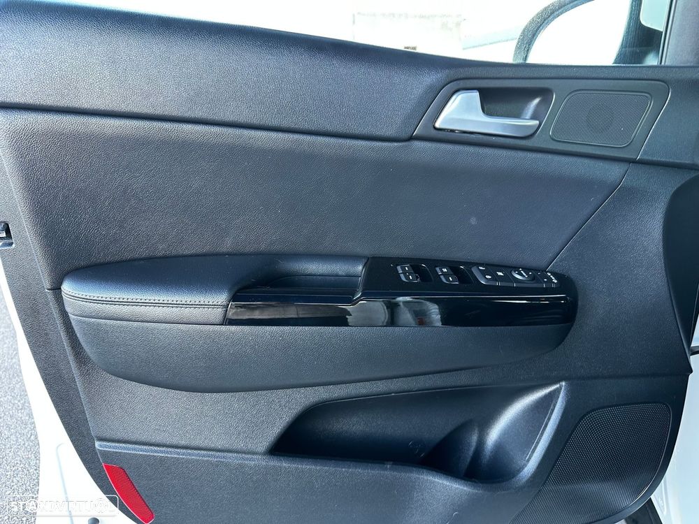 Kia Sportage 1.6 CRDI ISG MHEV Drive - 18