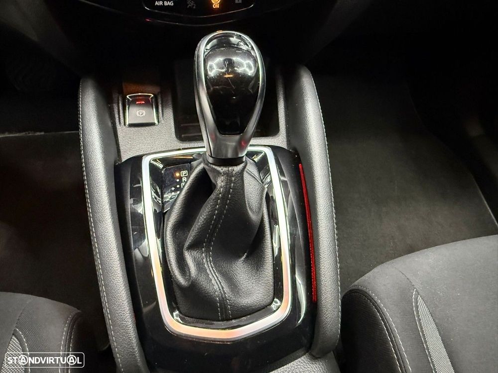 Nissan Qashqai 1.5 dCi N-Connecta J17 DCT - 16