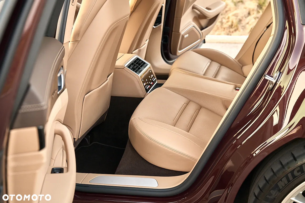 Porsche Panamera - 17