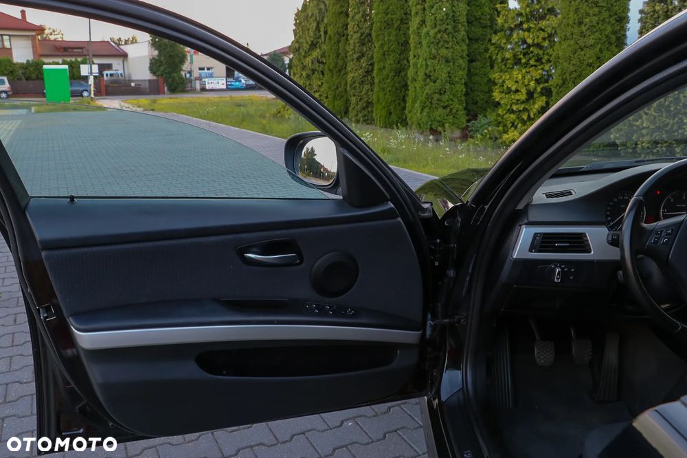 BMW Seria 3 318d - 27