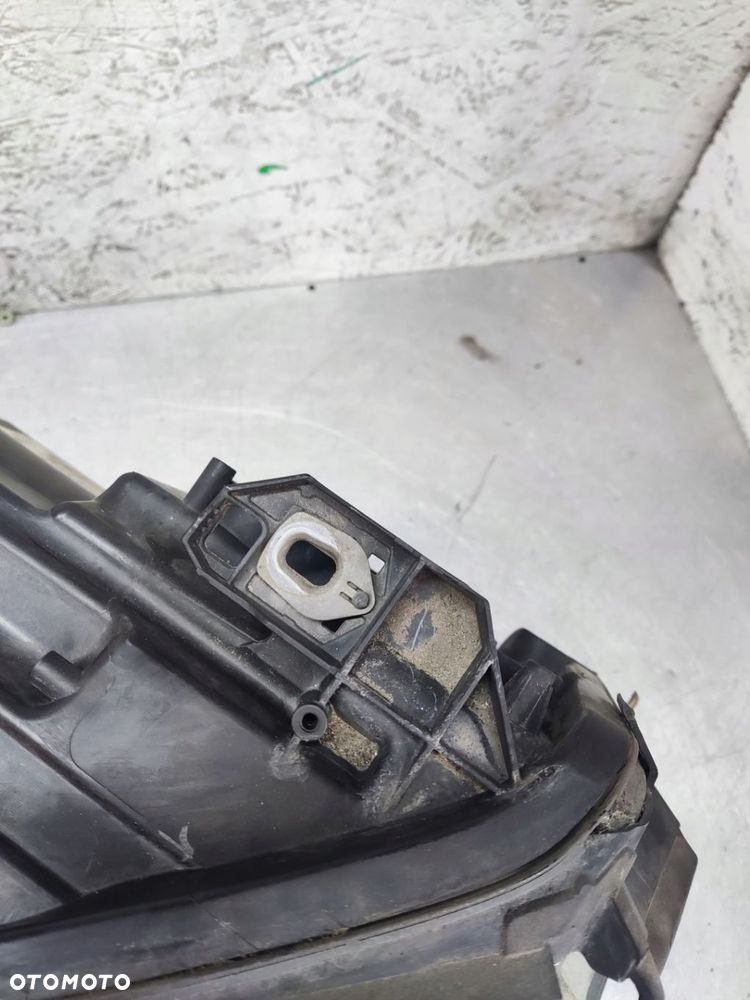 MERCEDES A KLASA W176 LAMPA PRAWA PRZEDNIA H7 UK - 16
