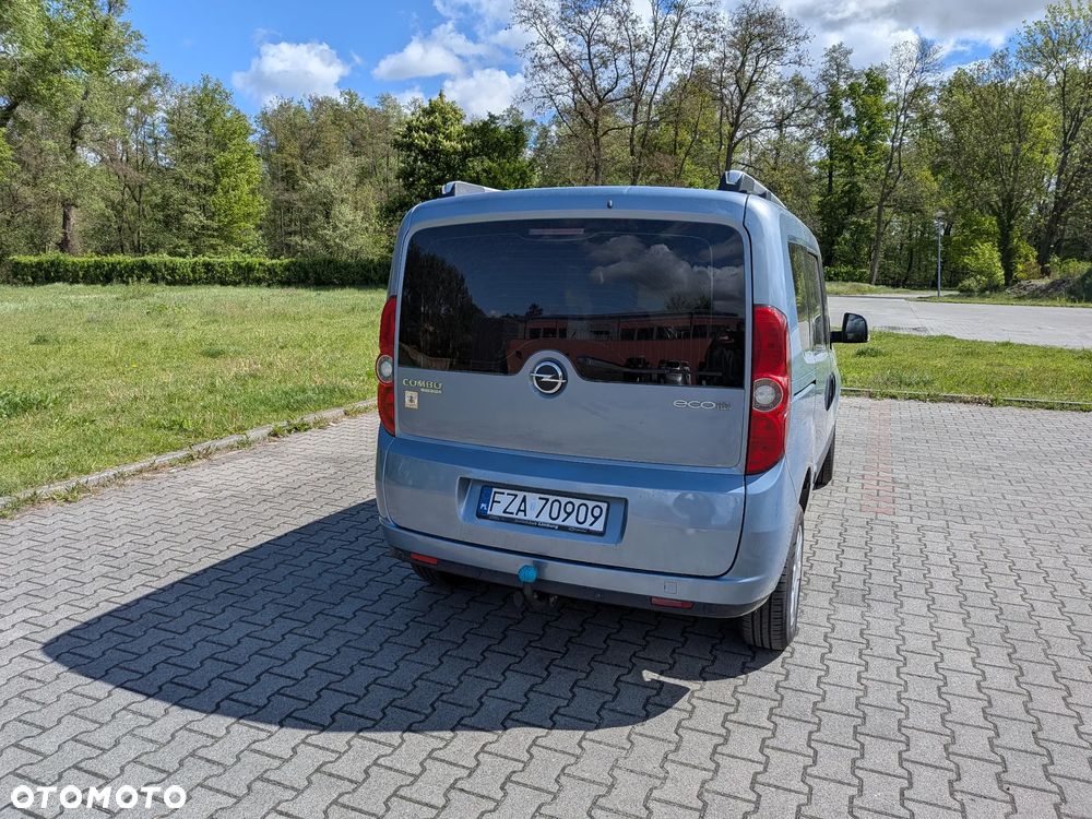 Opel Combo 1.6 CDTI Cosmo - 4
