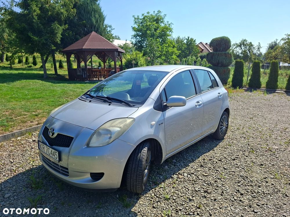 Toyota Yaris - 1