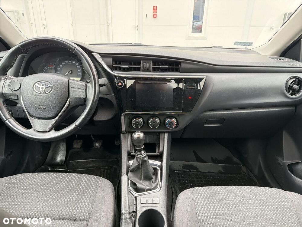 Toyota Corolla - 10