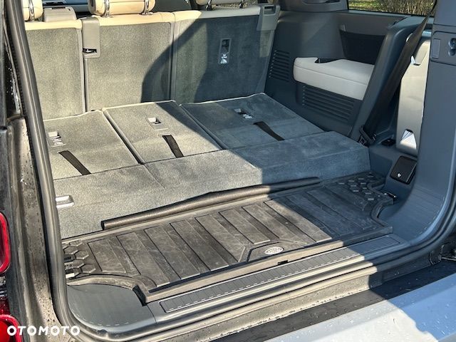 Land Rover Defender - 28