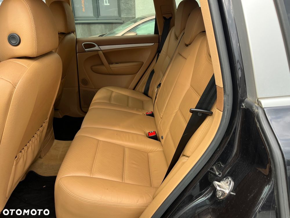 Porsche Cayenne Tiptronic S - 11