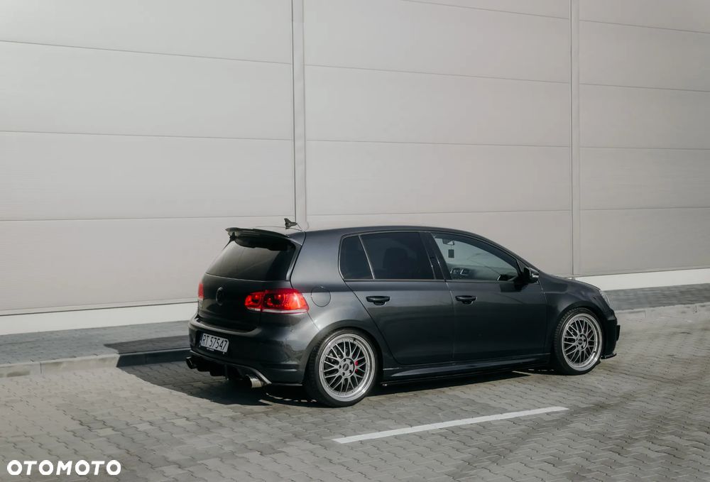 Volkswagen Golf VI 2.0 TSI GTI - 16