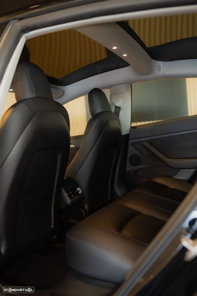 Tesla Model 3 Long-Range Dual Motor AWD - 24