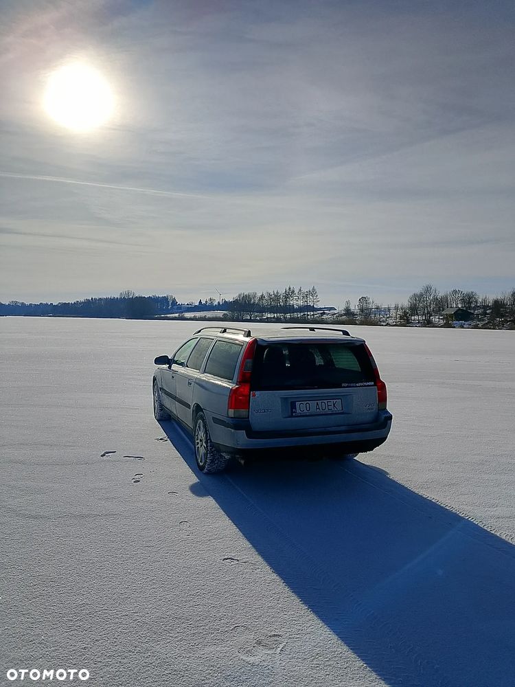 Volvo V70 2.4 AWD - 1