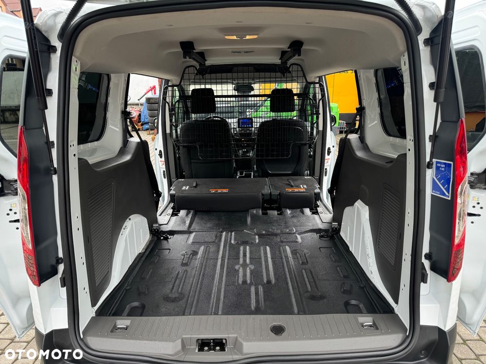 Ford Transit Connect - 13