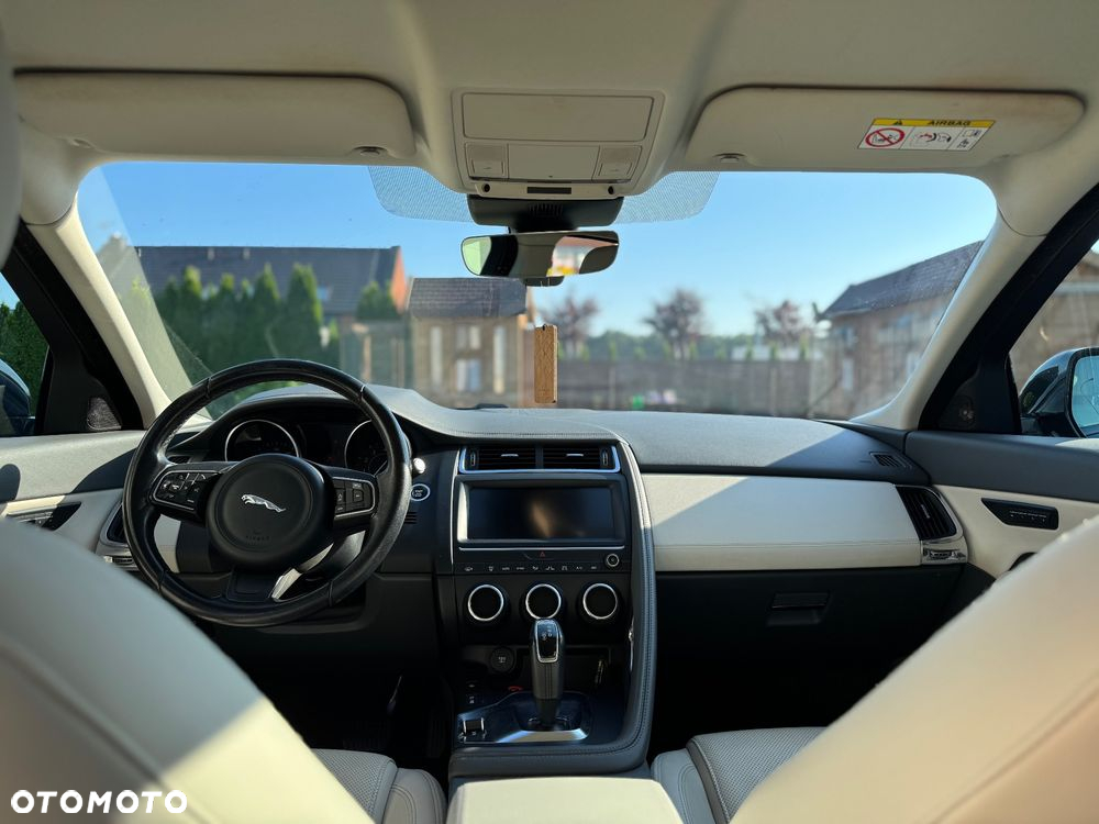 Jaguar E-Pace - 8