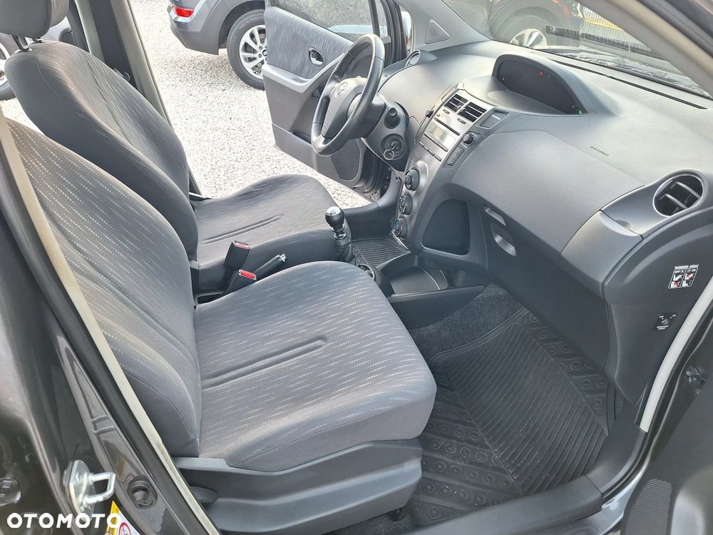 Toyota Yaris 1.33 Luna - 22