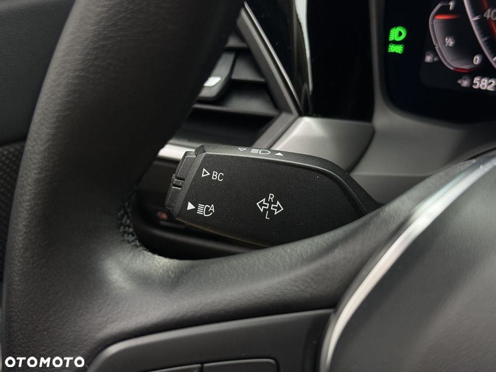 BMW Seria 3 318i - 23