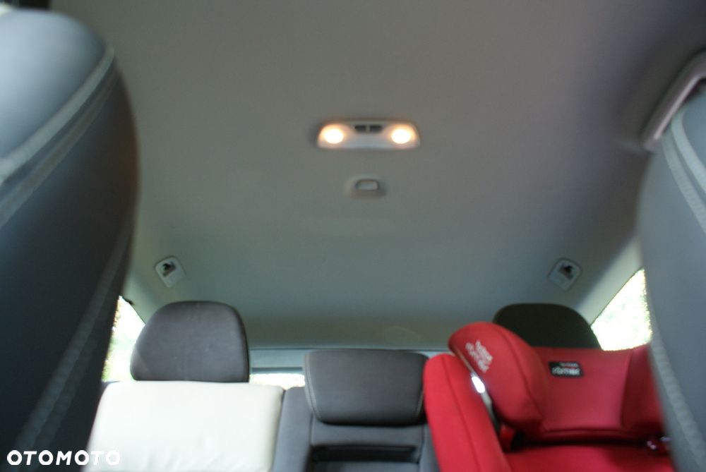 Volvo V50 2.0D R-Design Momentum - 13