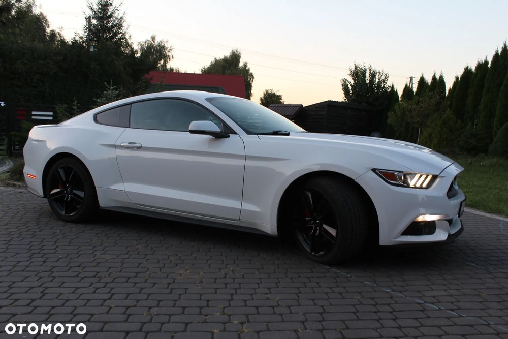 Ford Mustang 2.3 Eco Boost - 5