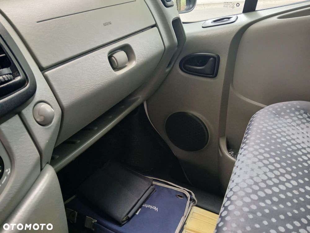 Renault TRAFIC - 11