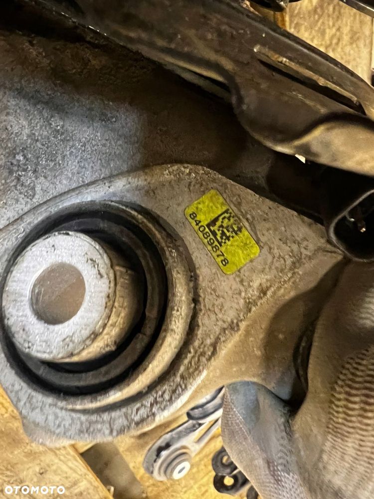ZWROTNICA PIASTA TYŁ PRAWY CHEVROLET CAMARO VI SS 6.2 V8 16- - 7