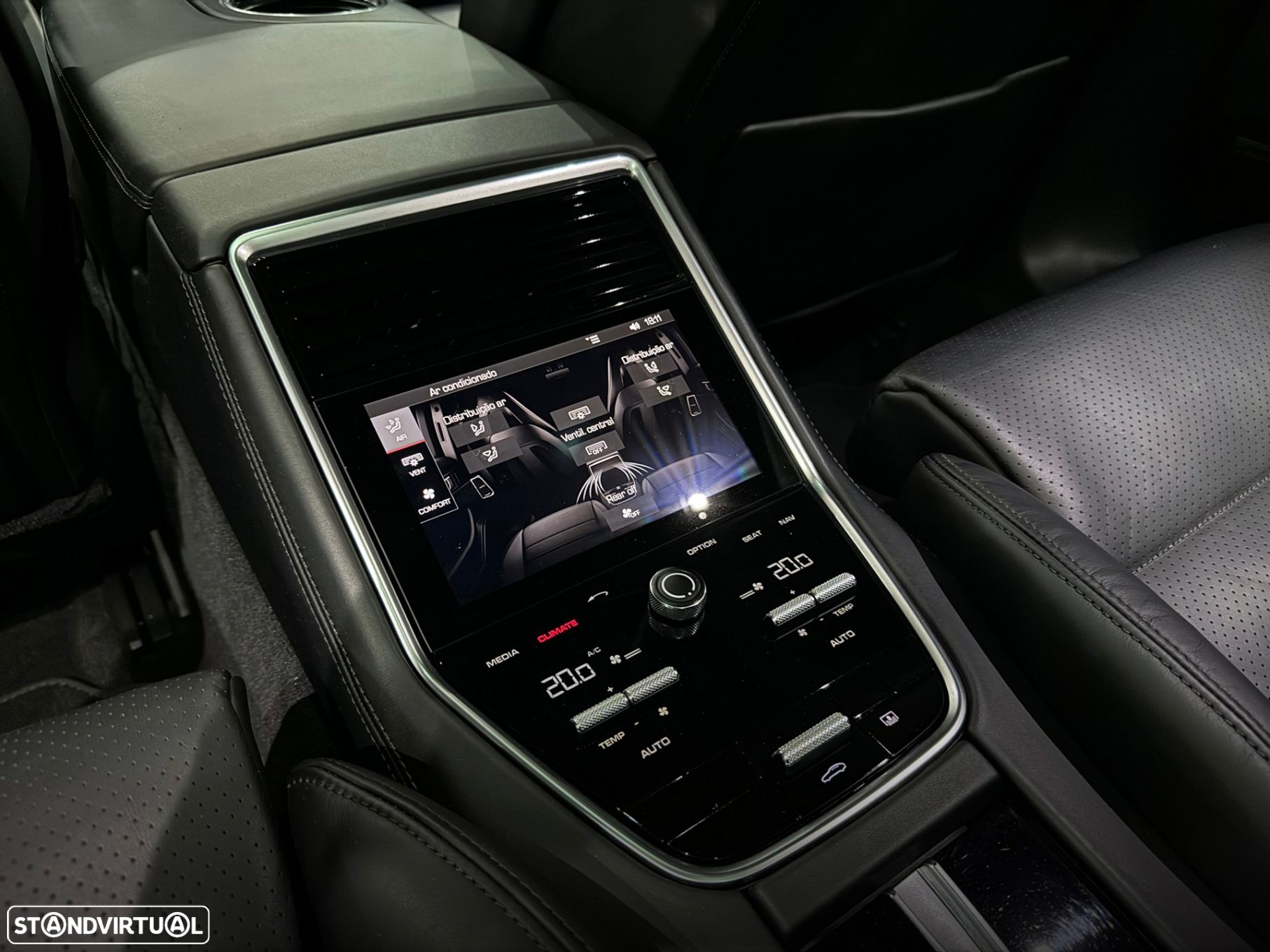 Porsche Panamera 4 E-Hybrid Executive - 25