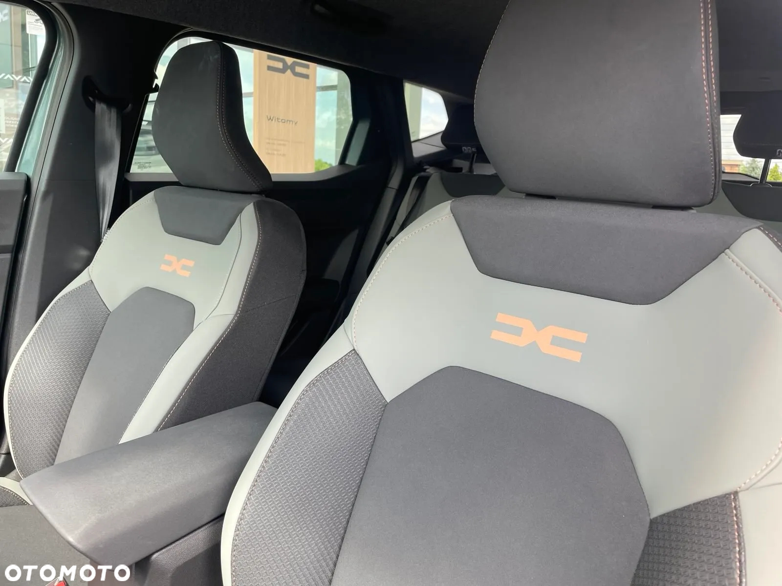 Dacia Duster 1.6 Full Hybrid 140 Extreme MMT - 10