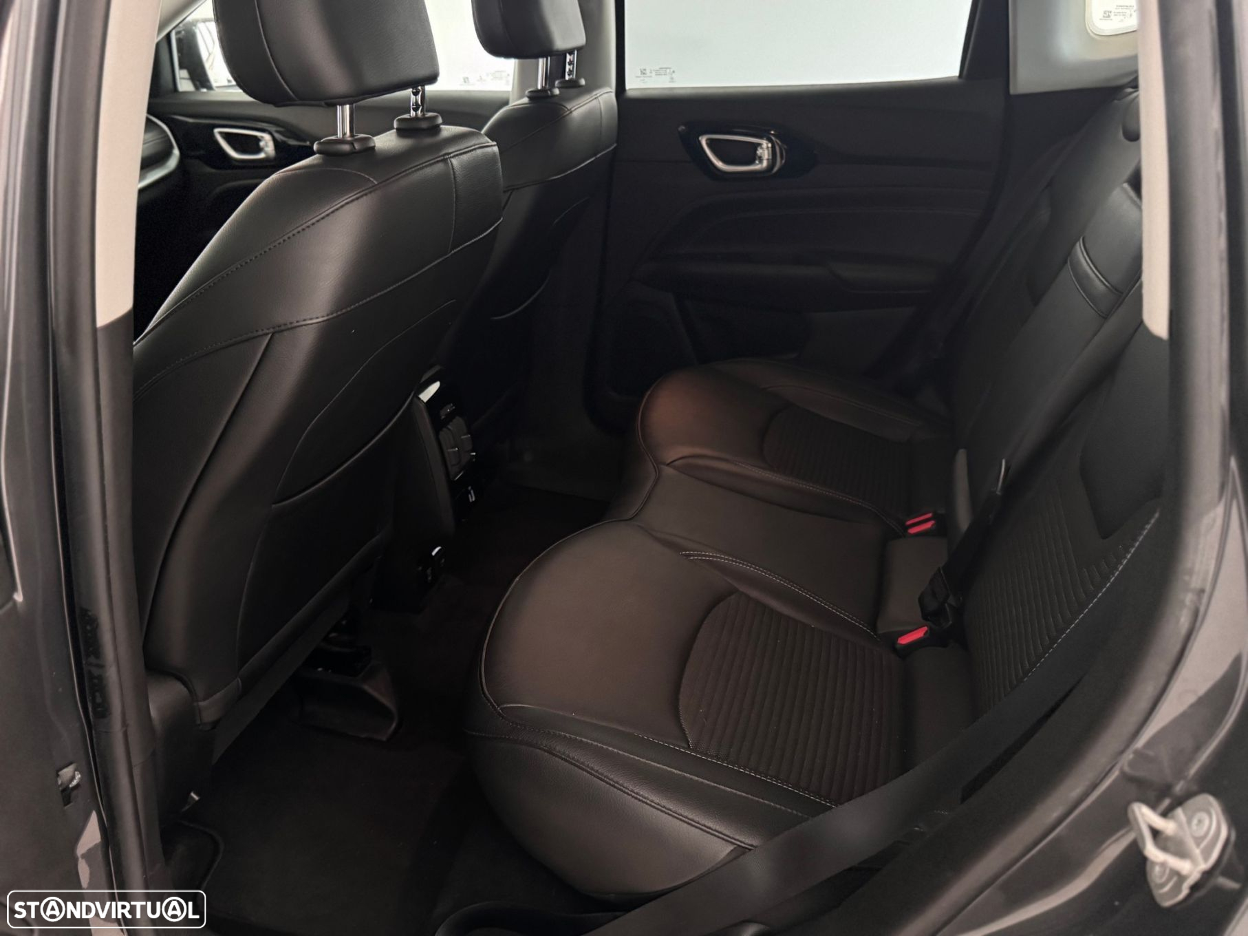 Jeep Compass - 31
