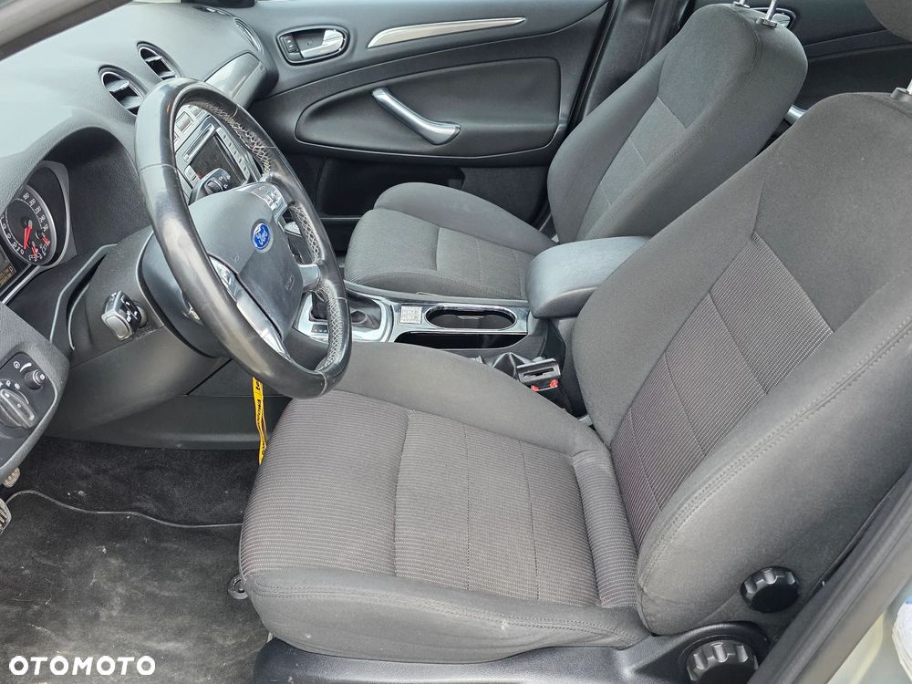 Ford Mondeo 2.3 Ghia - 19