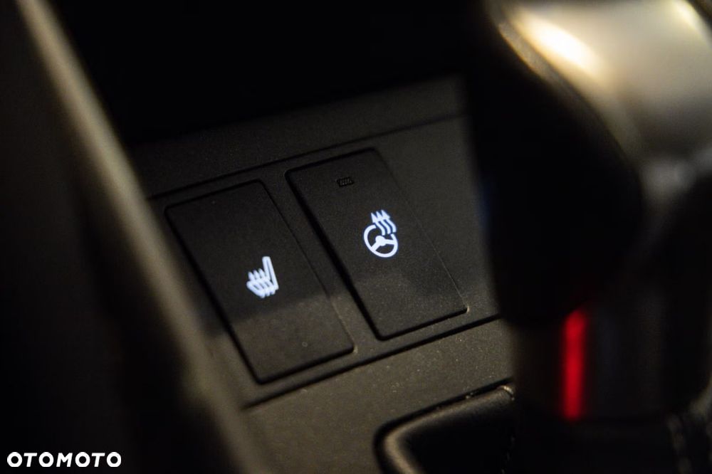 Lexus IS Standard - 17