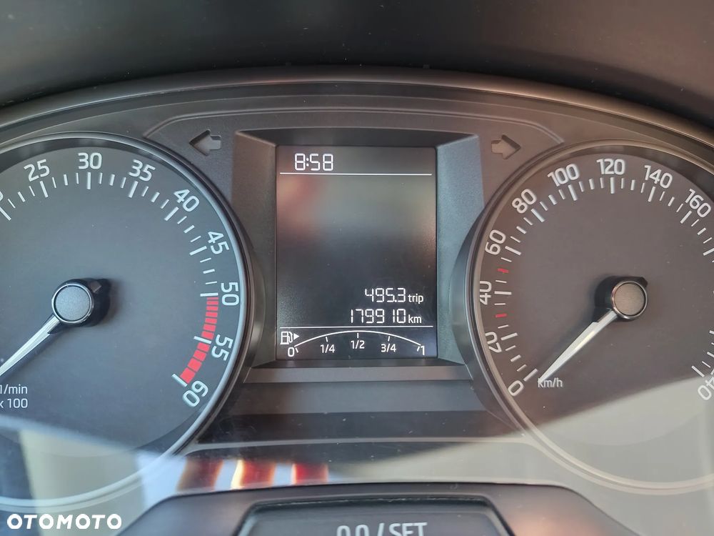 Skoda Fabia - 10