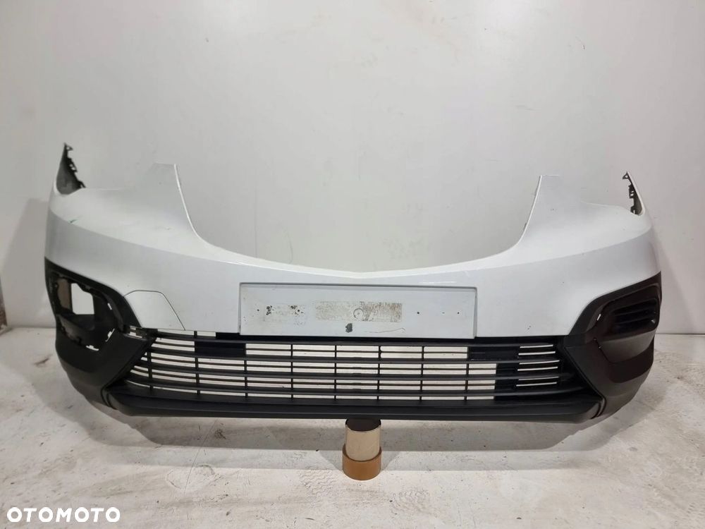 ZDERZAK PRZÓD PRZEDNI Opel Combo E