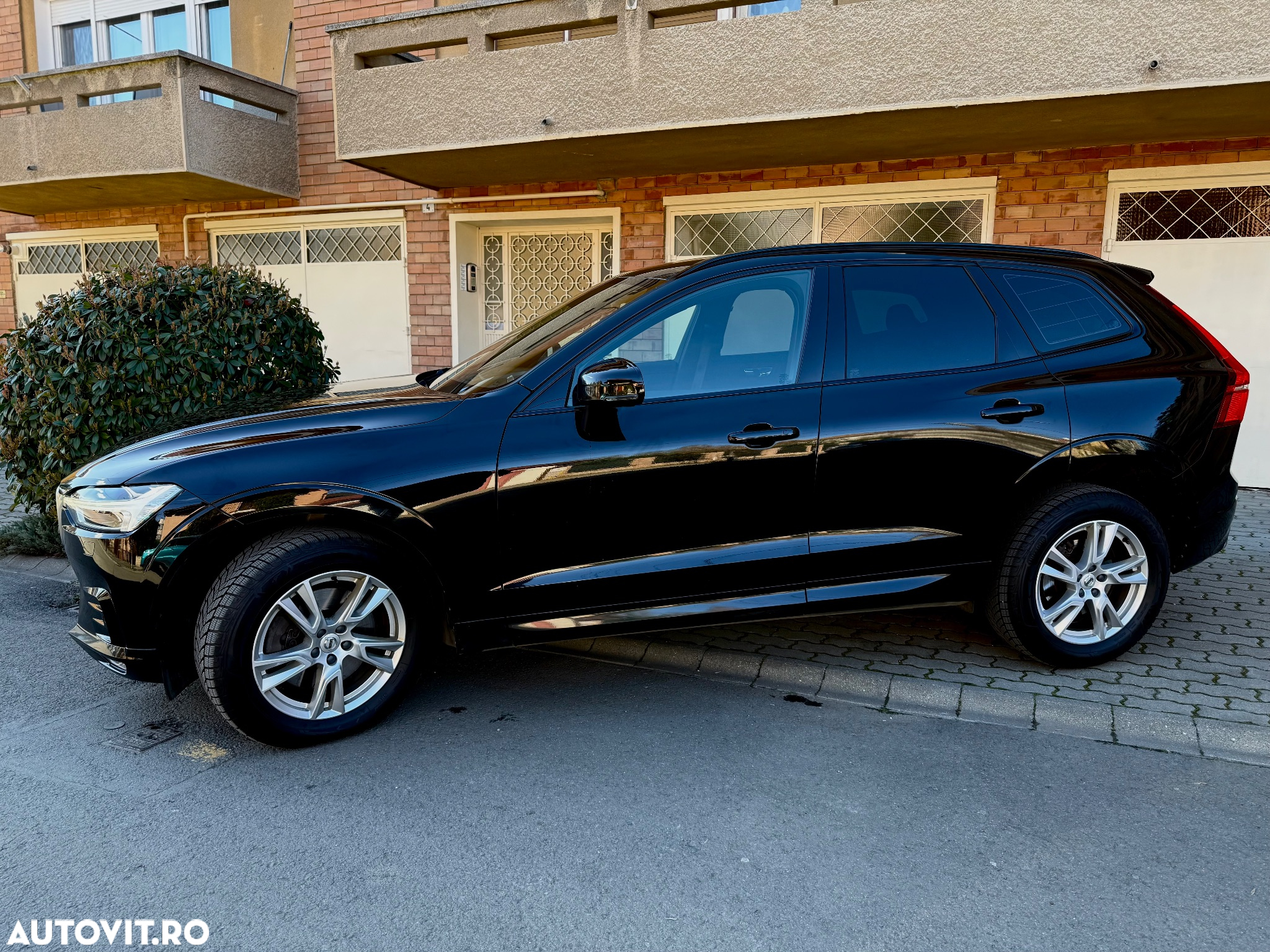 Volvo XC 60 D4 AWD R-Design - 4