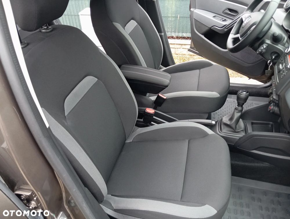 Dacia Duster 1.6 SCe Laureate S&S - 28