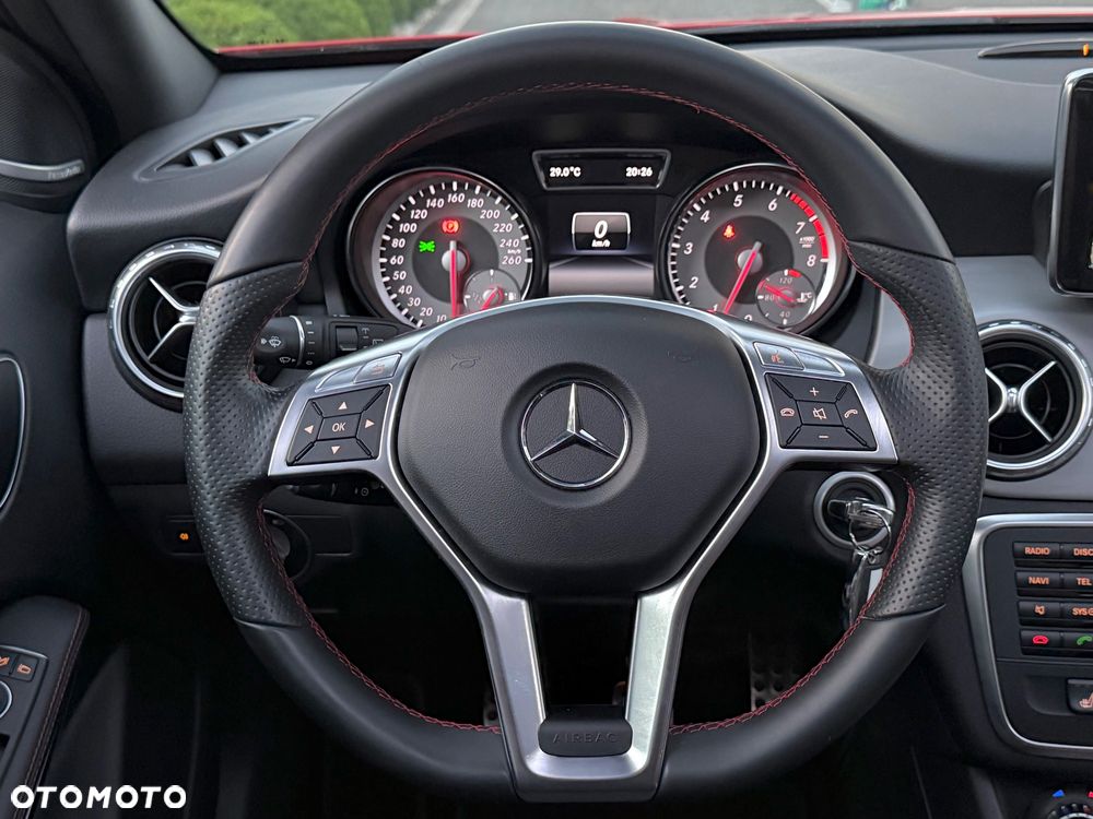 Mercedes-Benz GLA 200 AMG Line - 18