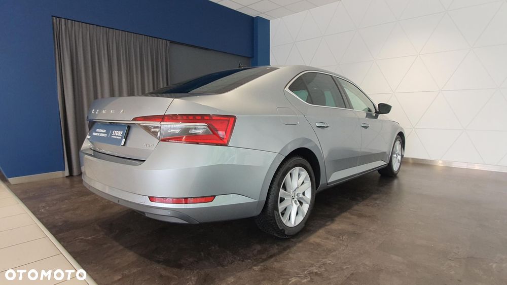 Skoda Superb 2.0 TDI SCR 4x4 Style DSG - 5